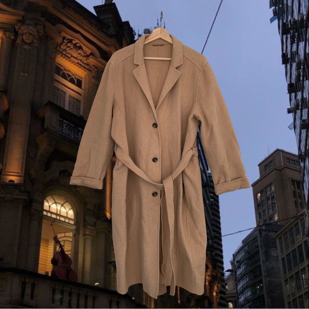 SOLD 🔥 54% Wool Gap | L | Tan Coat